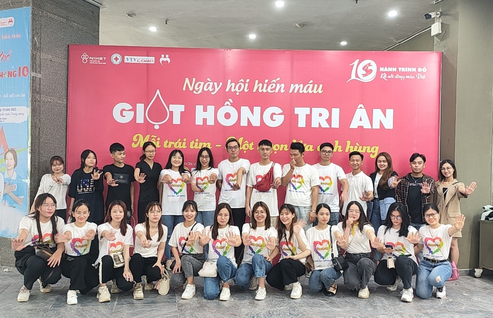 Hiến máu